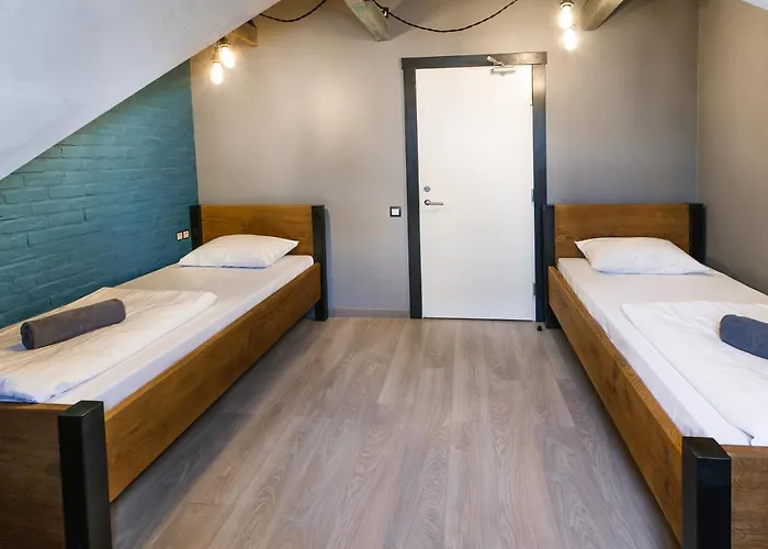 Wicked Weasel ريغا