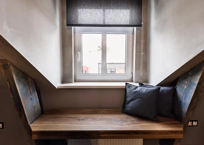 Wicked Weasel Hostel *