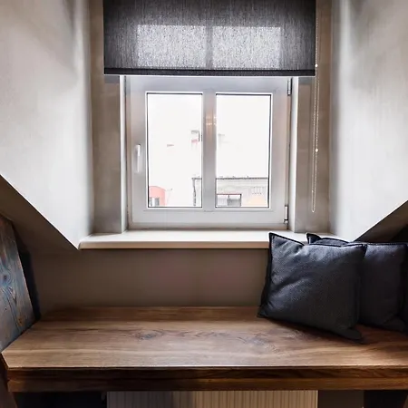 Wicked Weasel Hostel *